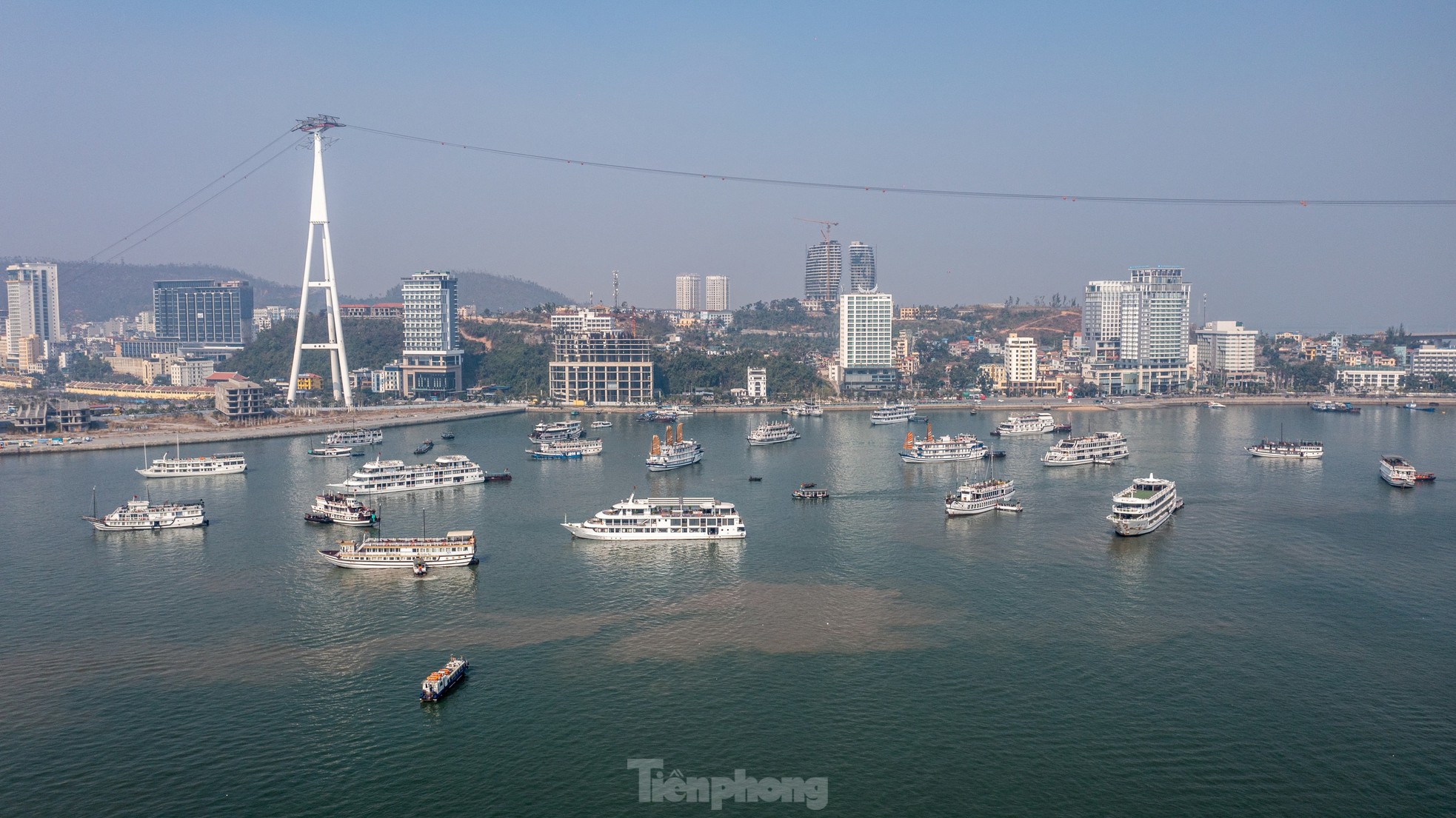 Nha Trang und Ha Long Bay ziehen am ersten Tag des Jahres internationale Besucher an. Foto 14