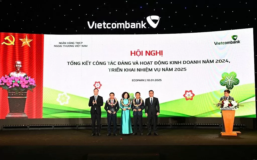 Vietcombank bứt phá với dấu ấn xanh