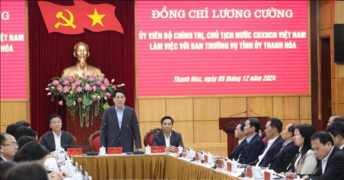 Le président Luong Cuong travaille avec le Comité permanent du Comité provincial du Parti de Thanh Hoa