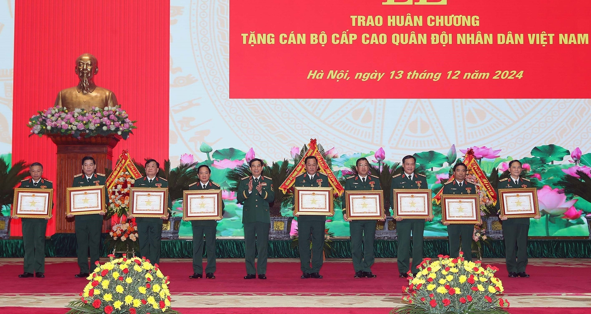 34 tướng lĩnh cấp cao Quân đội nhận các huân chương cao quý