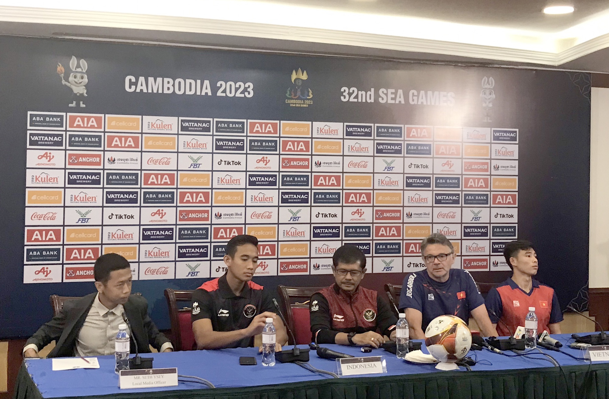 HLV Philippe Troussier: U22 Việt Nam quyết thắng bán kết trước Indonesia - Ảnh 1.