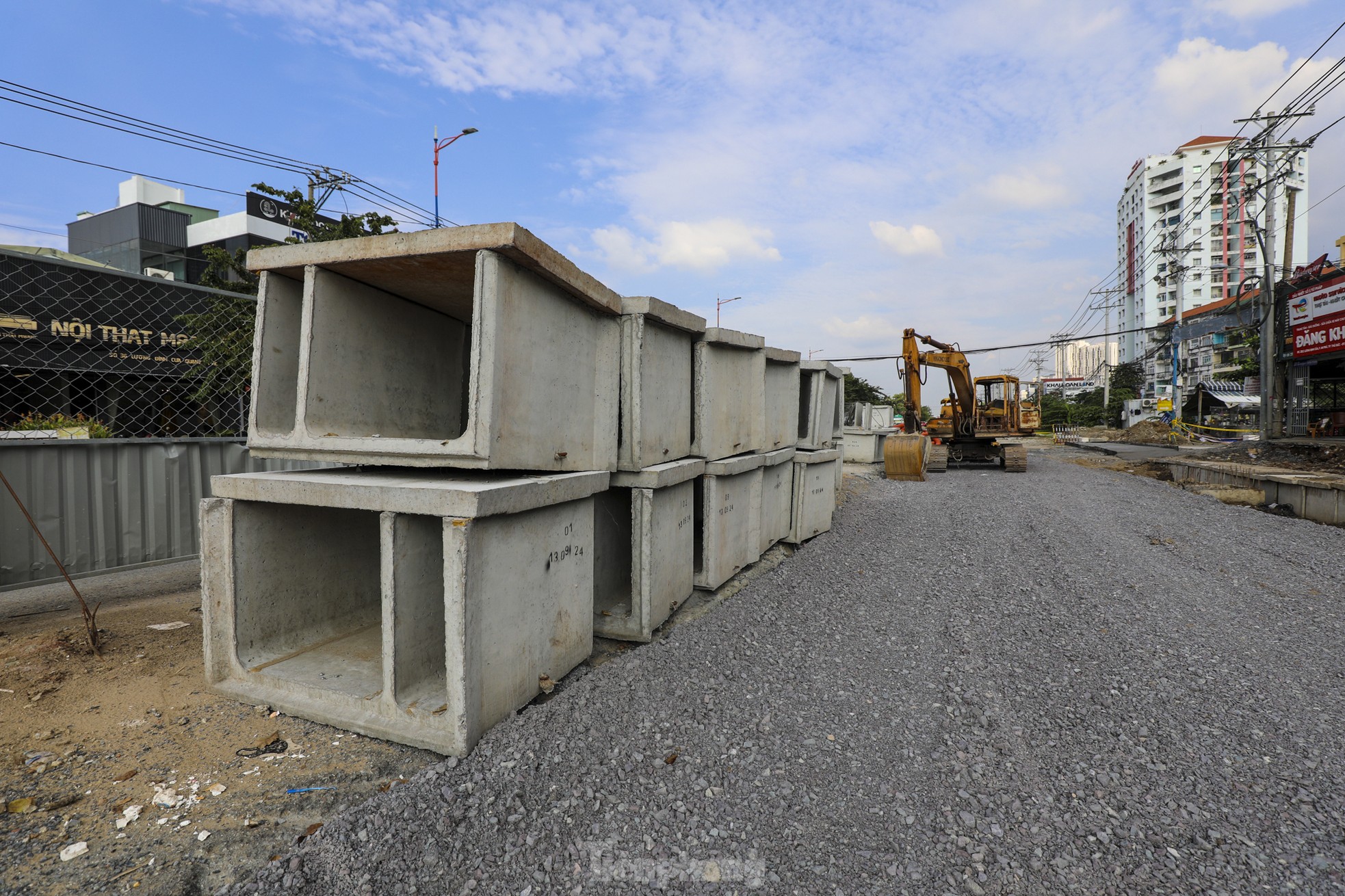 Construcción de la ampliación de 2,5 km de la calle Luong Dinh Cua: aún desordenada después de 9 años (foto 10)