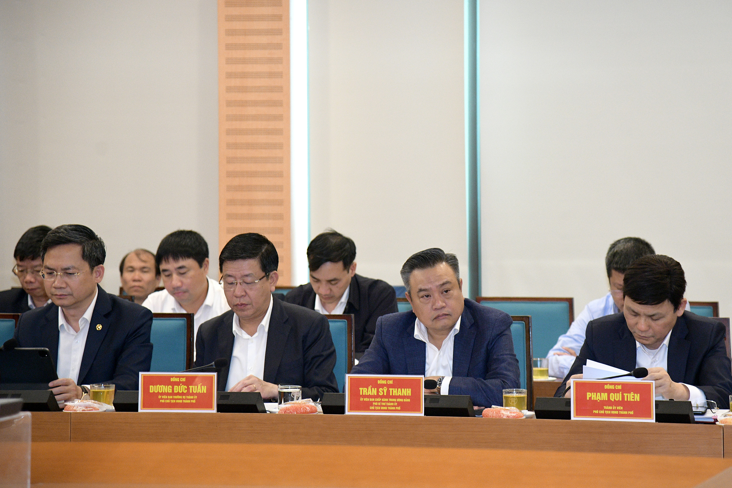 국회 부의장 응우옌 득 하이는 하노이 인민위원회와 함께 결의안 43/2022/QH15의 시행에 관한 실무 회의를 주재했습니다.