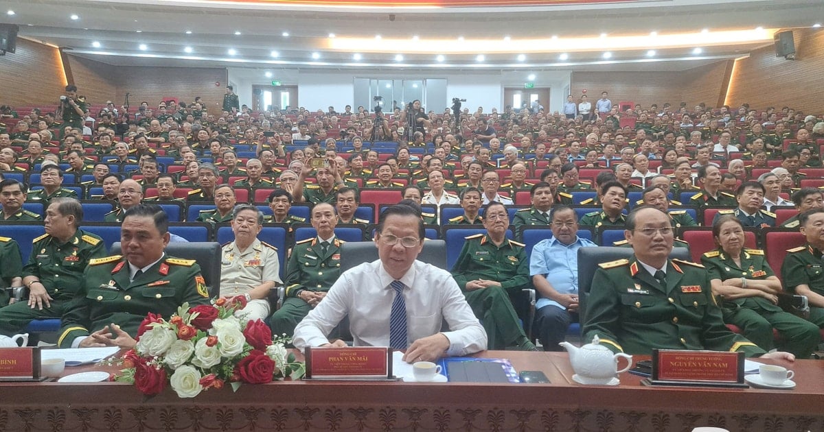 Rencontre avec des généraux et officiers supérieurs militaires à la retraite