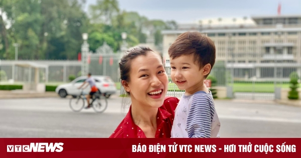 'Tôi là một người mẹ đơn thân vui vẻ và hạnh phúc'