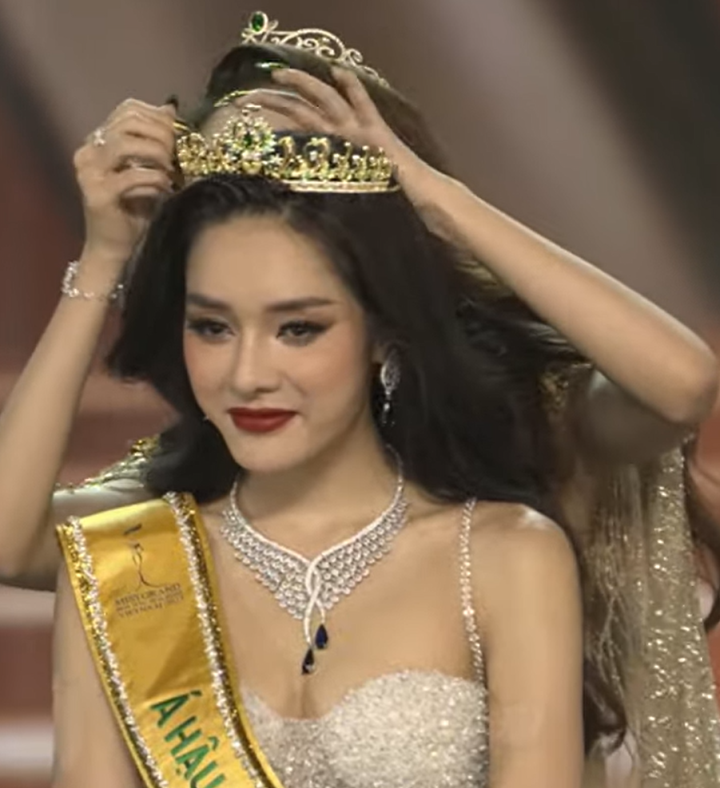 Le Hoang Phuong crowned Miss Grand Vietnam 2023 - 4