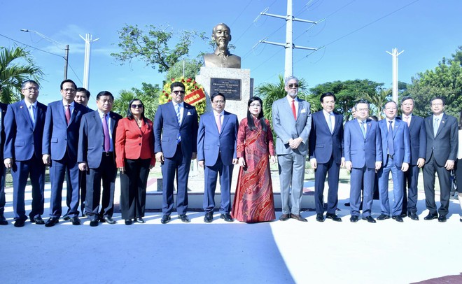 'Như có Bác Hồ trong ngày vui đại thắng' vang lên bên tượng đài Bác giữa thủ đô Santo Domingo- Ảnh 5.