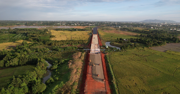 Do not let the collapse of the Suoi Nhum bridge beam affect the progress of Bien Hoa expressway