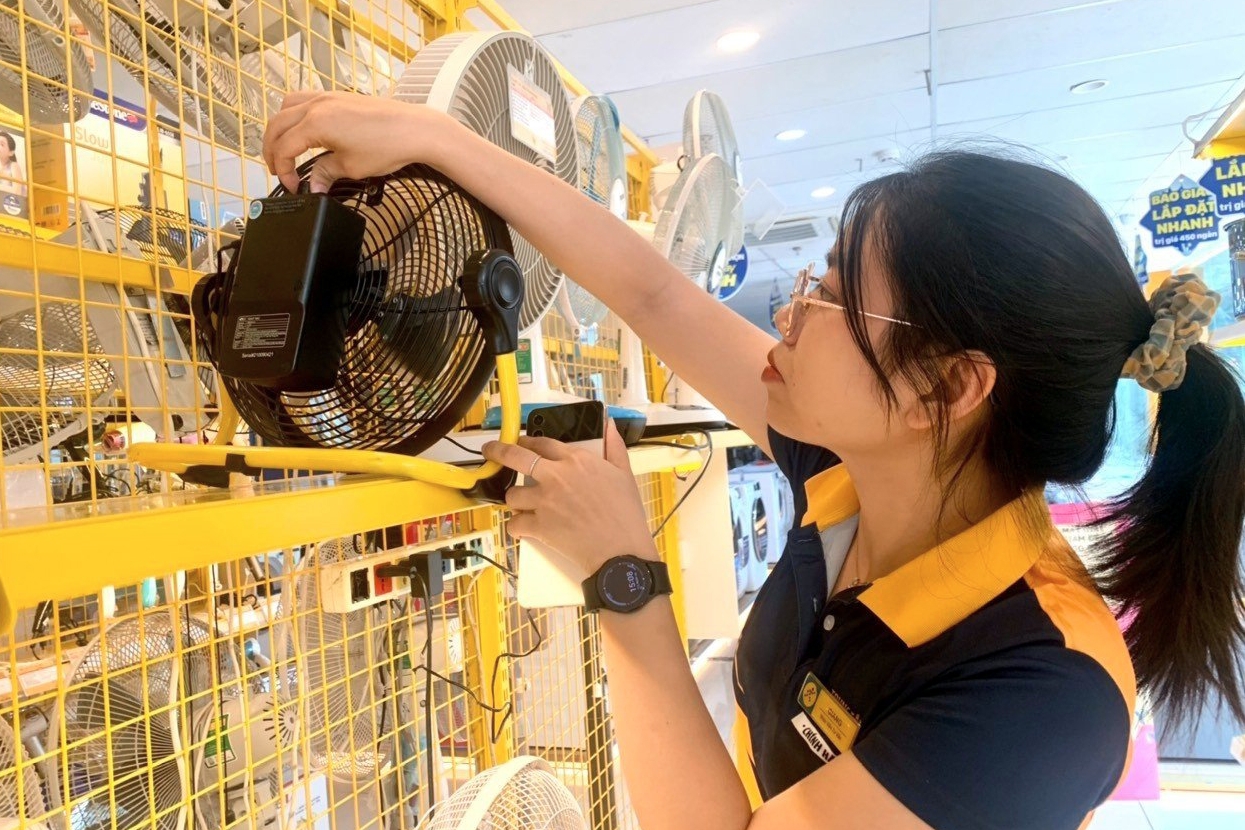 ¿Qué tipo de ventilador recargable es razonable comprar, con batería de larga duración?