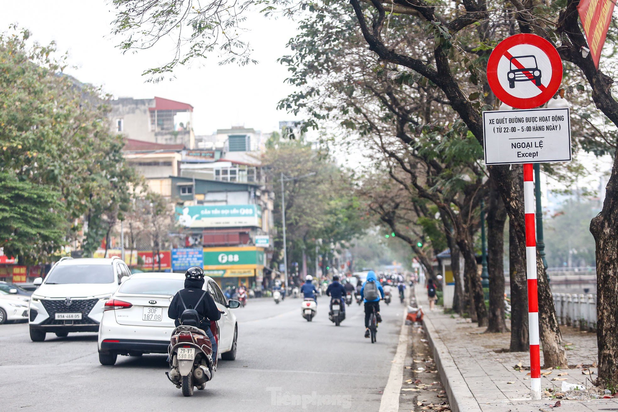 Điều chỉnh giao thông phố Kim Ngưu, hàng loạt phương tiện đi ngược chiều bất chấp biển cấm ảnh 13