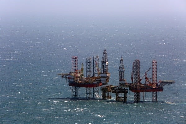 Los precios del petróleo caen tras alcanzar máximos de cuatro meses