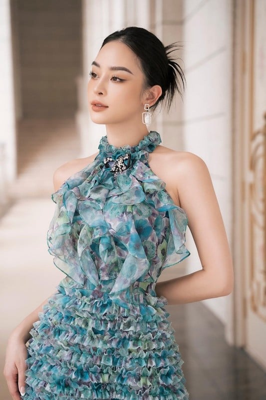 Mẫu ảnh Hà Nội được báo Thái Lan ca ngợi vì nhan sắc không tuổi - Ảnh 4.