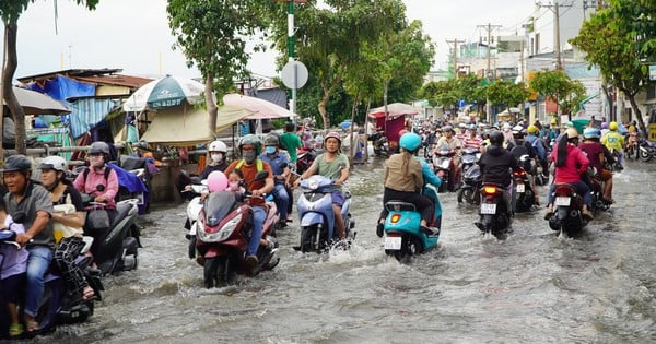 Chiều nay, triều cường đạt đỉnh, TPHCM vẫn mưa dông vào cuối tuần