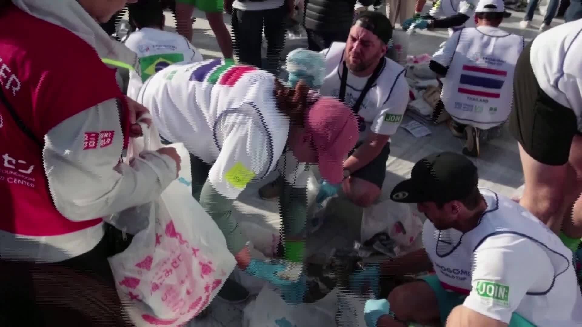 월드컵, 일본 쓰레기 수거