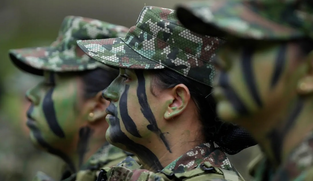 Les premières femmes dans l'armée colombienne après un quart de siècle