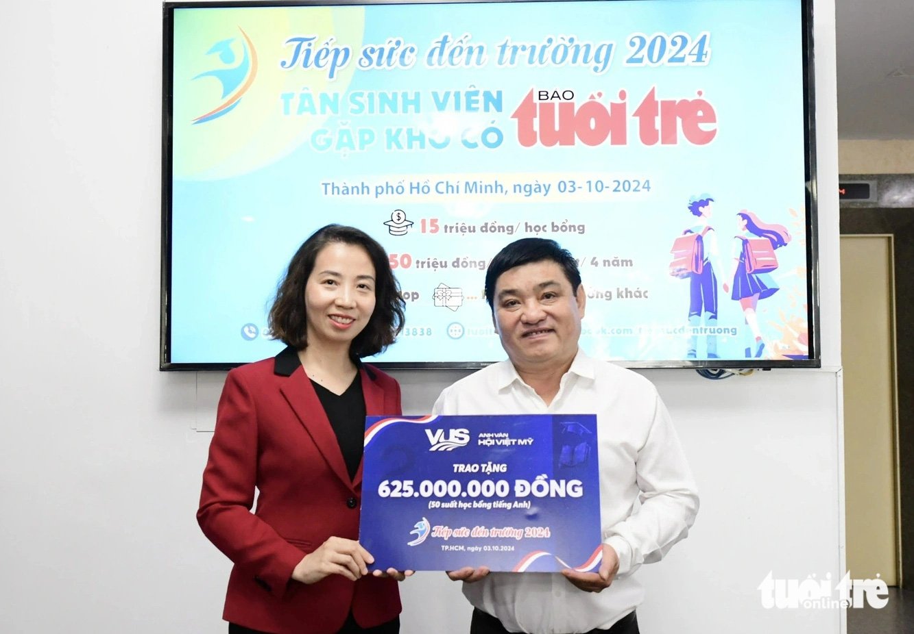 Anh văn Hội Việt - Mỹ tiếp sức đến trường 50 học bổng tiếng Anh - Ảnh 1.