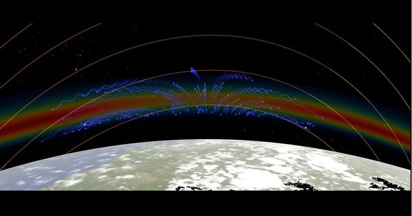 La NASA capta extraños personajes en el cielo de la Tierra