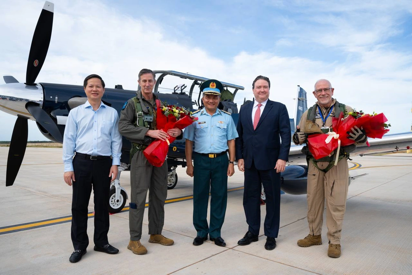 Vietnam recibe cinco aviones de entrenamiento de EE.UU.