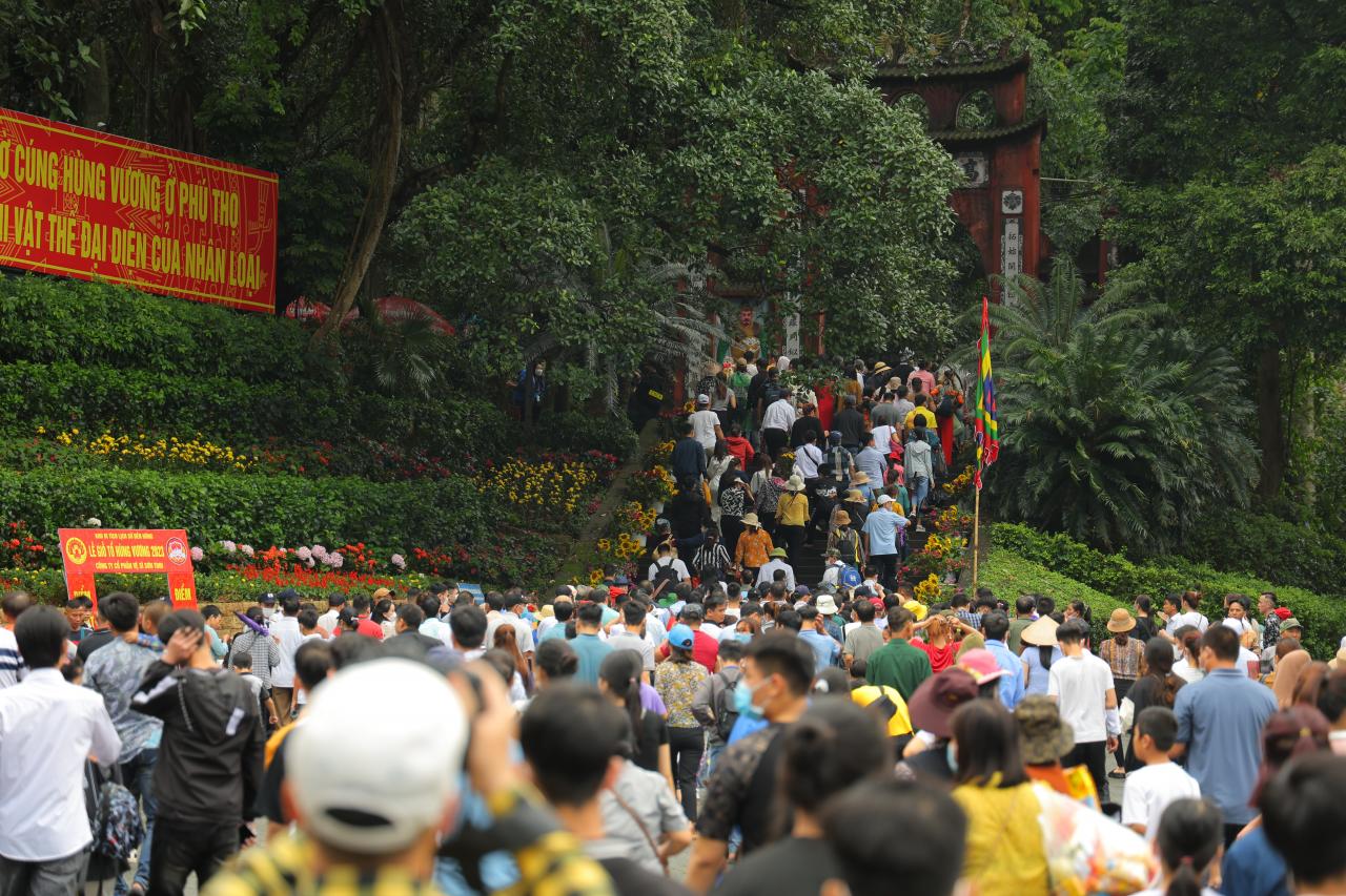 More than 4 million people visit Hung Temple during the festival