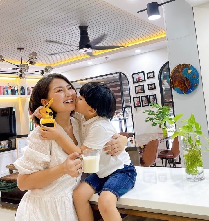 La vida de la 'madre soltera' Ngoc Lan tras 4 años de divorcio - 3