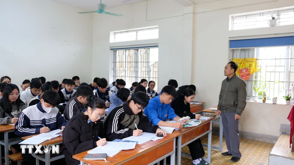 Class time of teachers and students at Nam Dan 1 High School, Nam Dan District (Nghe An). (Photo: Bich Hue/VNA)