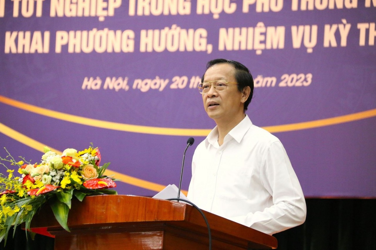 Tốt nghiệp