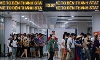 Die U-Bahn von Ho-Chi-Minh-Stadt begrüßte nach einer Woche Betrieb mehr als 700.000 Passagiere. Foto: Huu Huy