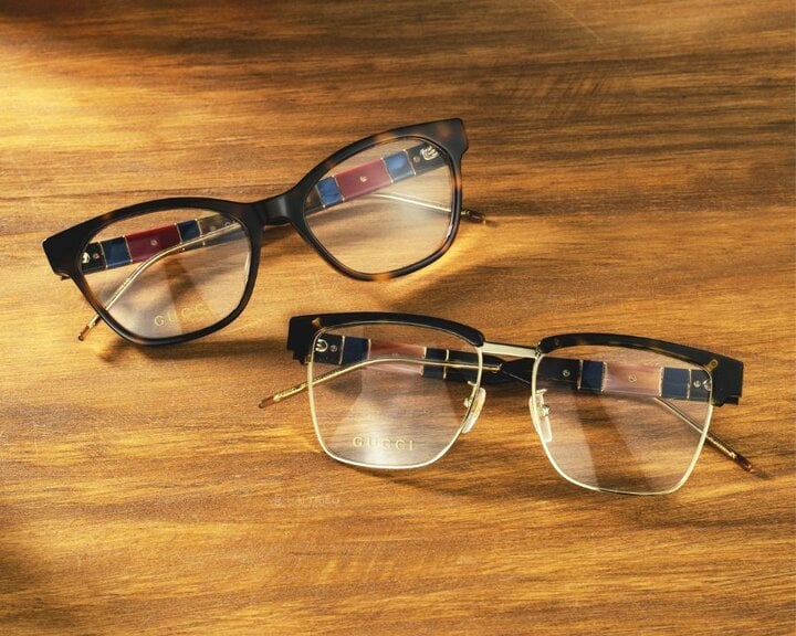 Kính mắt Gucci Havana và Gucci Tortoiseshell - Giá niêm yết khoảng hơn 13 triệu đồng, đang được phân phối chính hãng tại Kính Hải Triều.