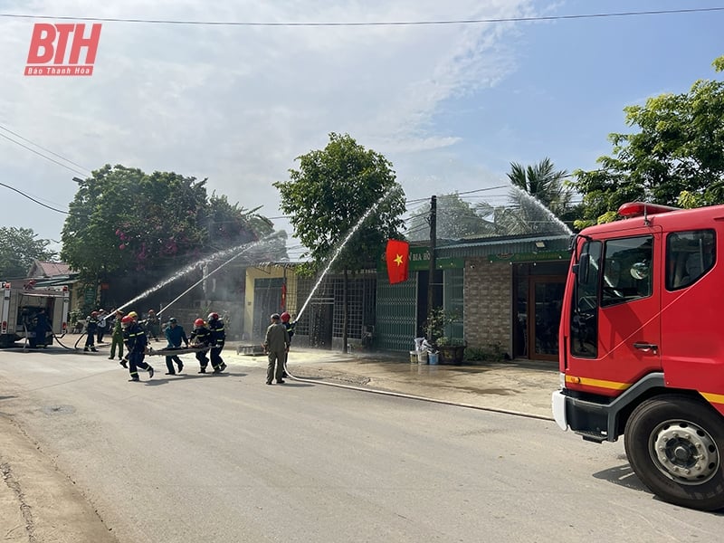 Phường Hàm Rồng ra mắt “Tổ Liên gia an toàn PCCC” và “Điểm chữa cháy công cộng”