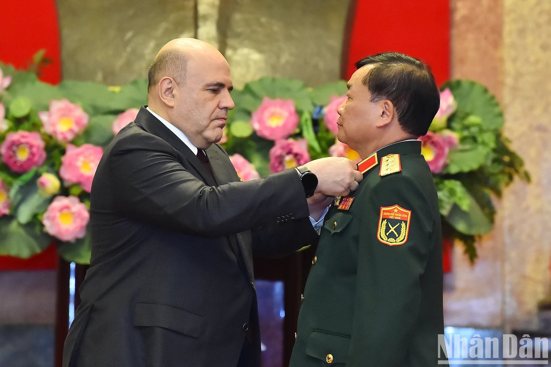 [Foto] Präsident Luong Cuong erhält die Freundschaftsmedaille des Staates der Russischen Föderation Foto 5