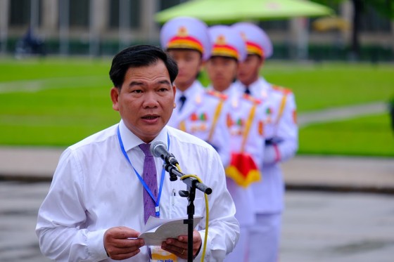 More than 300 typical advanced models in the culture, sports and tourism sectors held a ceremony to report their achievements to Uncle Ho, photo 2