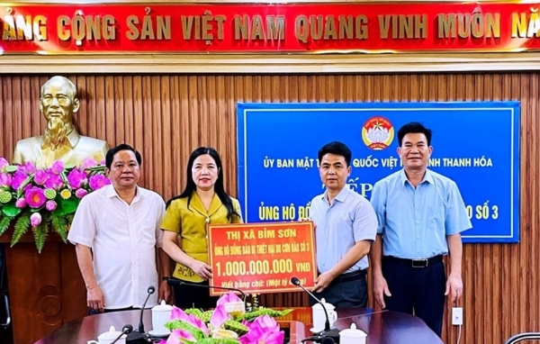 Thanh Hoa recibió más de 21.100 millones de dongs para ayudar a las personas afectadas por la tormenta número 3