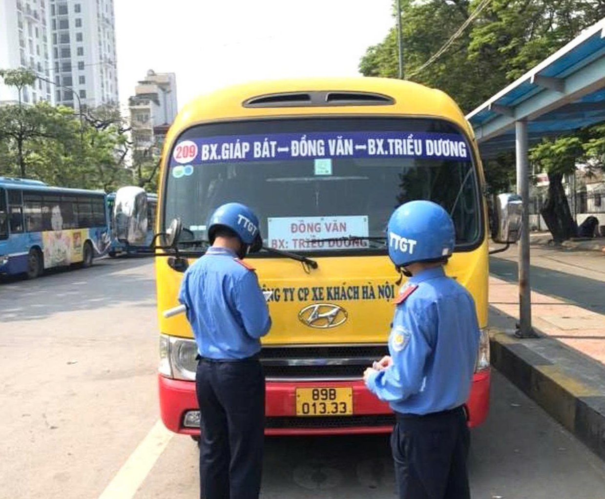 Hà Nội tăng cường kiểm tra, xử lý vi phạm trong kinh doanh vận tải dịp Tết- Ảnh 1.