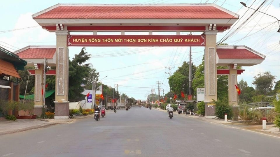 Le district de Thoai Son (An Giang) répond aux nouvelles normes rurales avancées