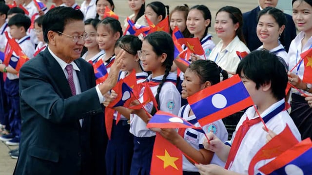 Le Secrétaire général et Président du Laos conclut avec succès sa visite au Vietnam