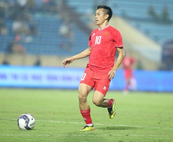 Van Quyet បើក​ចិត្ត​ទទួល​កិត្តិយស​ពី FIFA