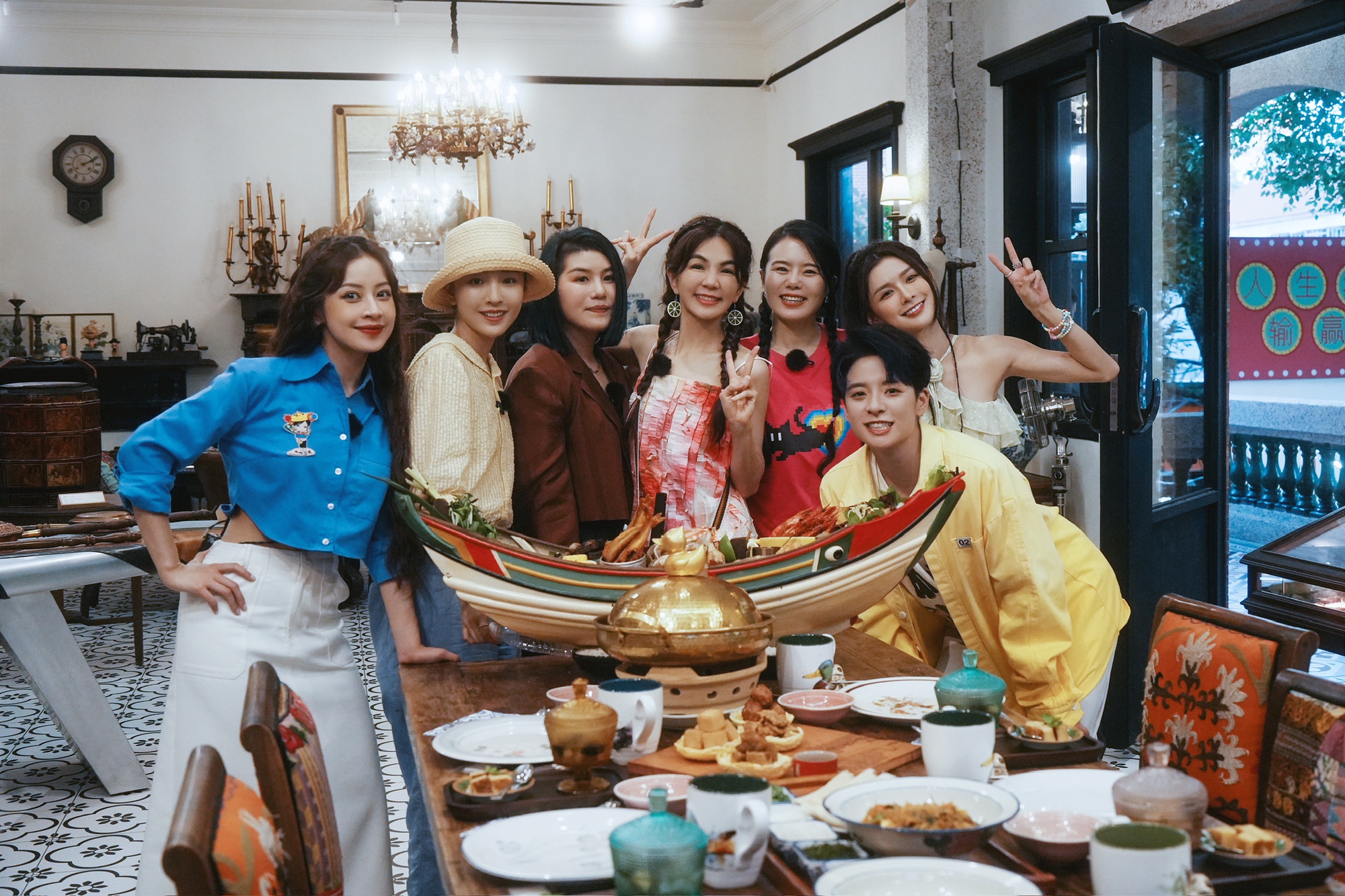 Gây tranh cãi ở quê nhà nhưng ở Trung Quốc, Chi Pu lại hot thế này - Ảnh 7.