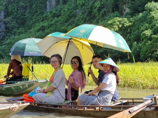 Sắc vàng Tam Cốc-Tràng An làm xao lòng du khách