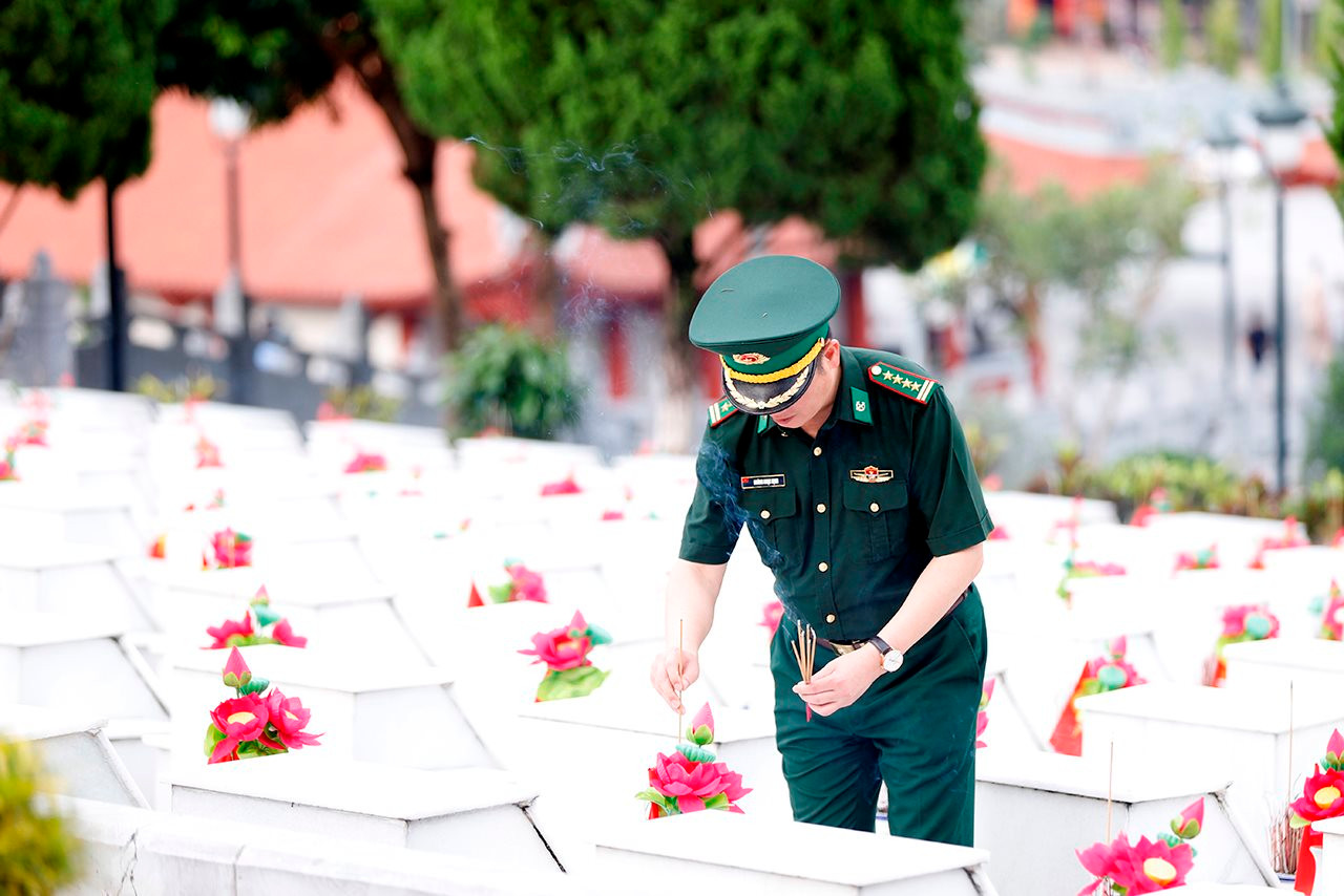 small_20240509-cemetery-vi-xuyen-11.jpg