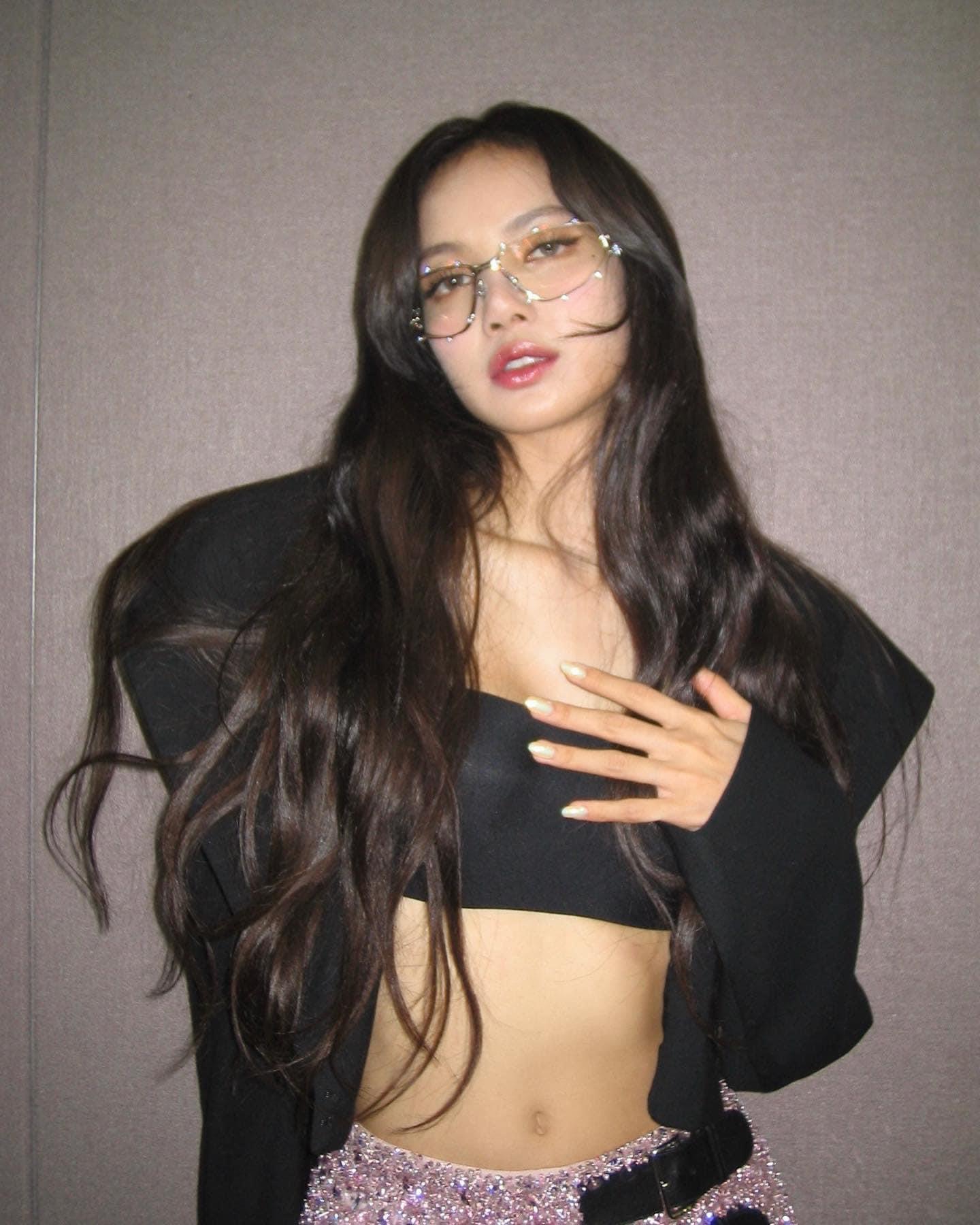 Bị &quot;phong sát&quot; tại Trung Quốc, Lisa vẫn &quot;giàu nhất BlackPink&quot; - Ảnh 2.