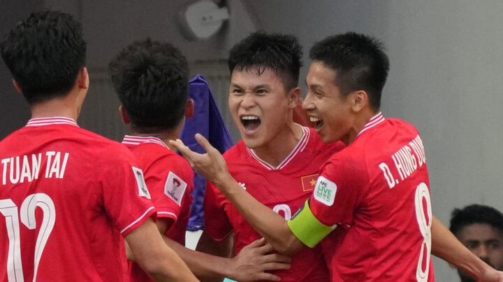 The Vietnamese team has difficulty scoring goals.