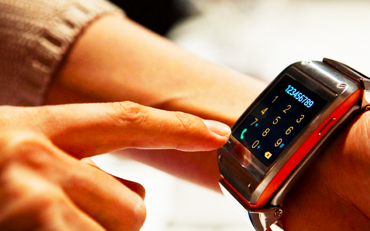 最初のスマートウォッチの1つを発売してから10年以上経ち、サムスンはGalaxy Watchシリーズで正方形のデザインを復活させるようだ。 （写真：ゲッティ/ブルームバーグ/寄稿者）