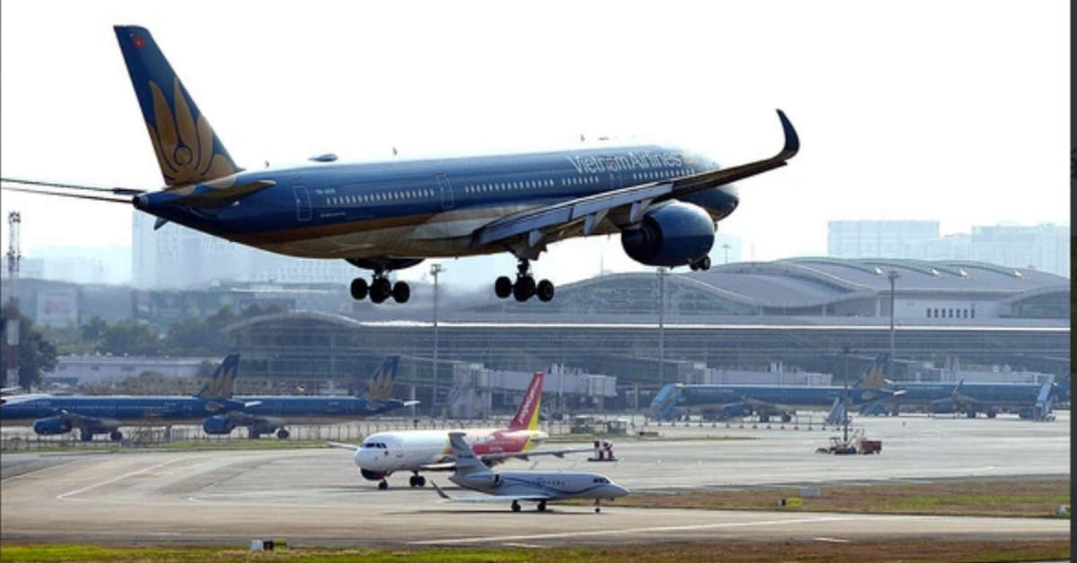 On the peak day of this Tet holiday, Tan Son Nhat airport has more than 155,000 passengers.