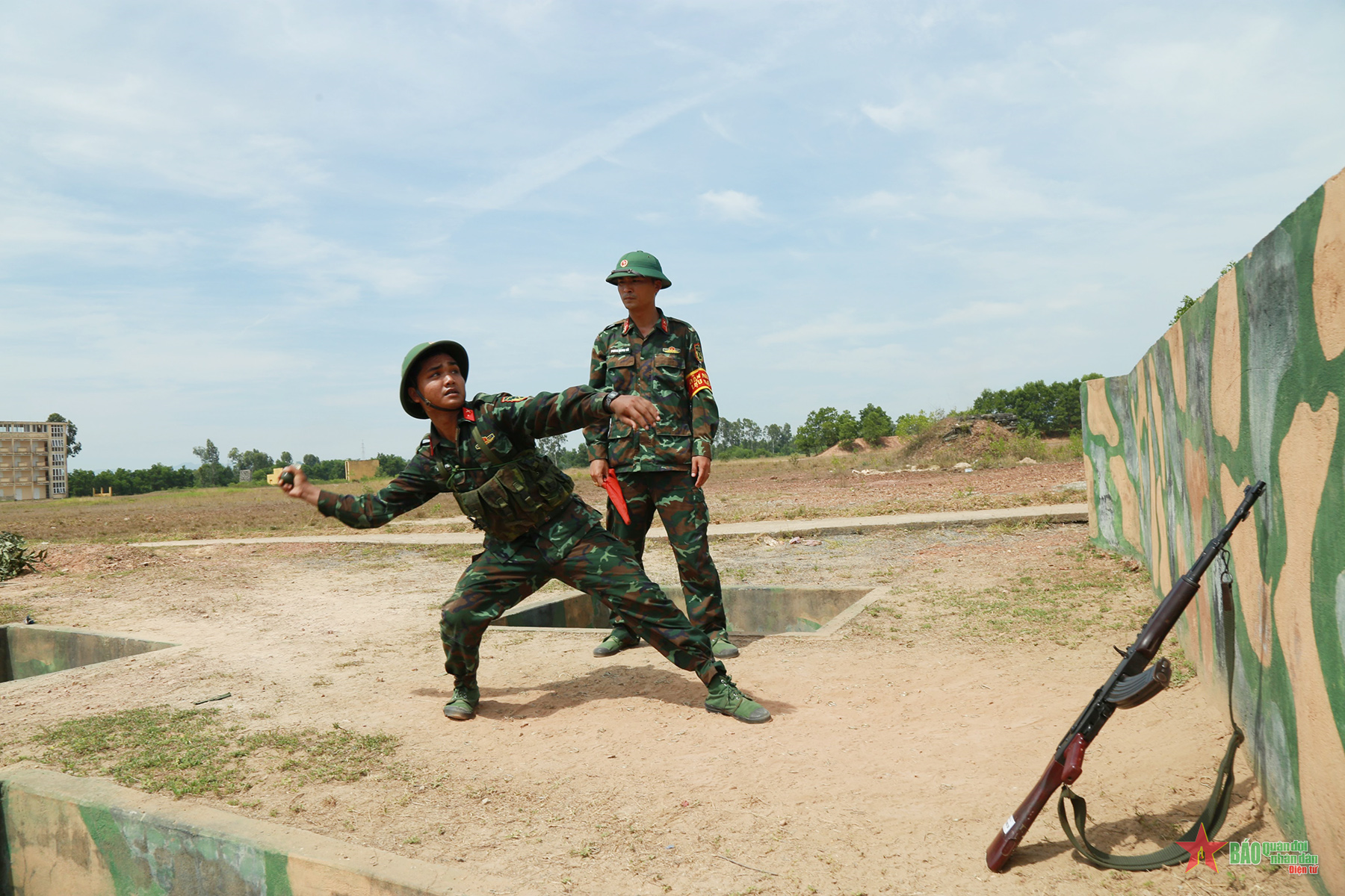 Trưởng thành trong môi trường quân ngũ