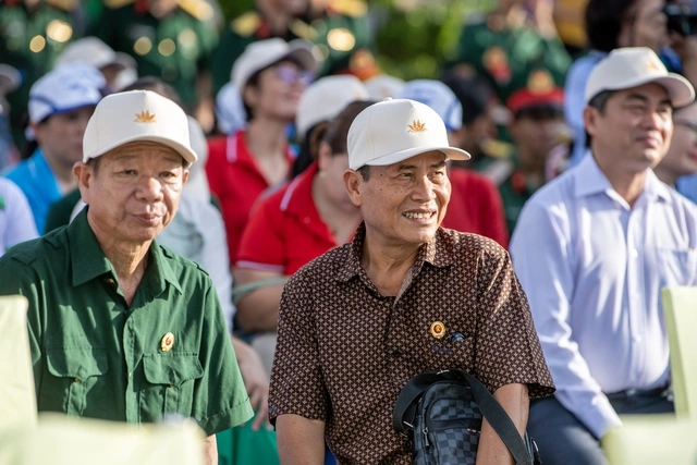 Bay 'nhẹ' tới Côn Đảo