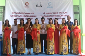 Handing over classrooms and auxiliary works to kindergartens in Huong Hoa