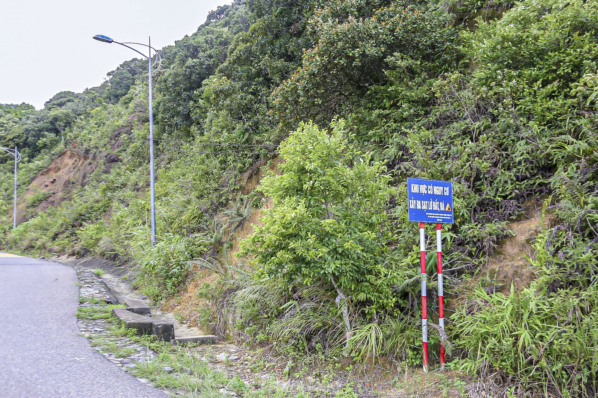 손트라산에 고위험 산사태 다수 발생, 사진 14