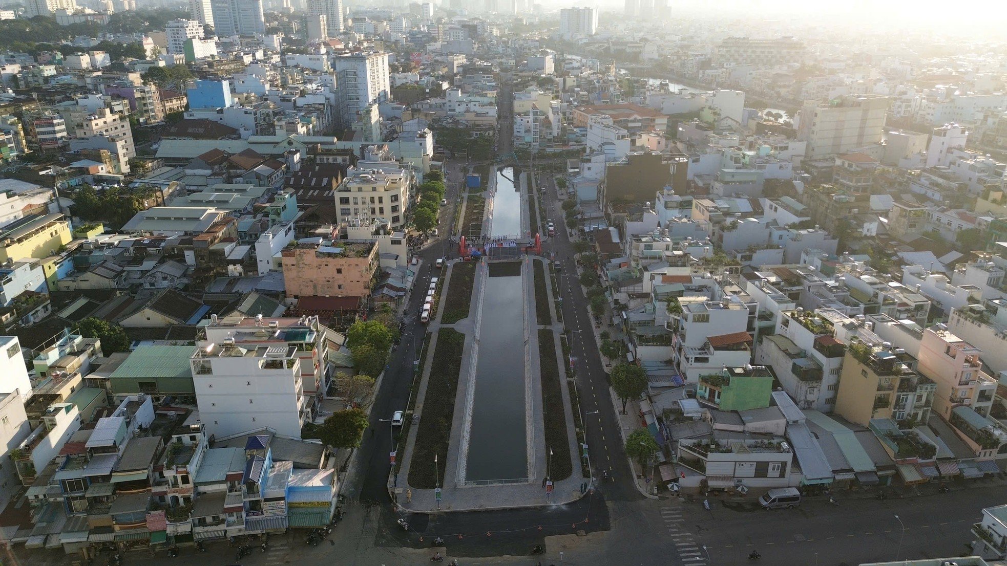 La gente está contenta porque el canal más contaminado de Ho Chi Minh se ha 'transformado' foto 4