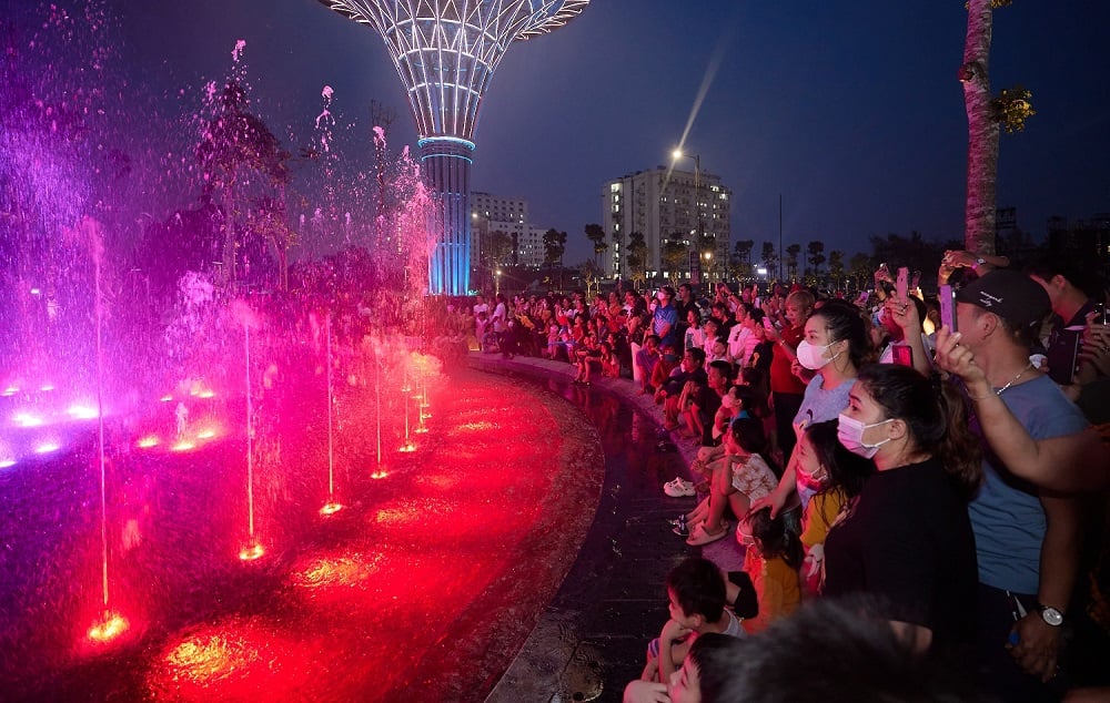 Mãn nhãn show nhạc nước tại “góc Singapore thu nhỏ” ở Sầm Sơn