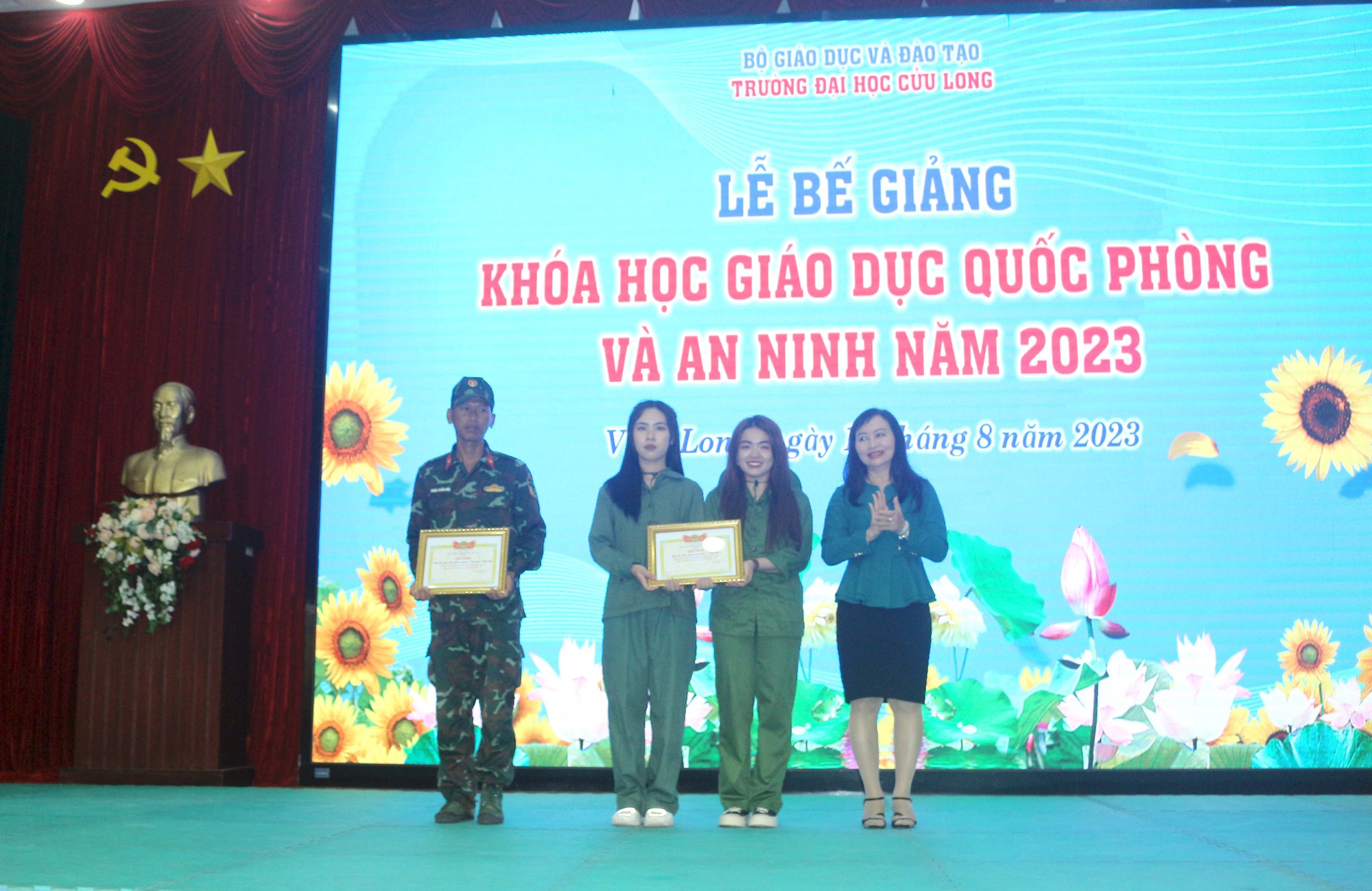 Trường ĐH Cửu Long bế giảng khóa học trải nghiệm đặc biệt - Ảnh 3.